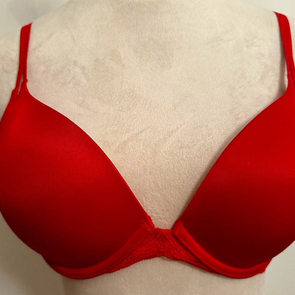 Victoria's Secret Bombshell Very Sexy V Wing Pushup Bra- Lipstick Red - 32DD